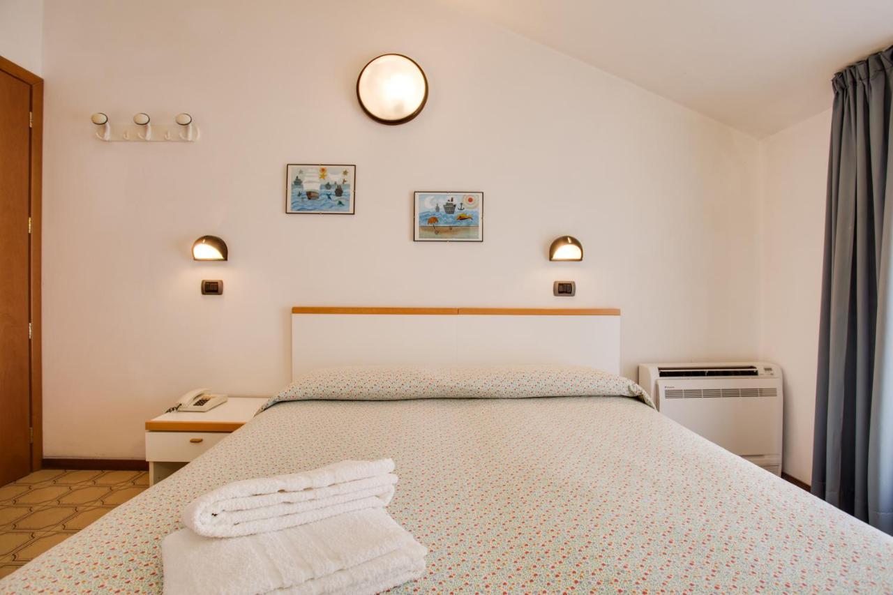 Hotel Villa Dei Gerani Rimini Eksteriør bilde