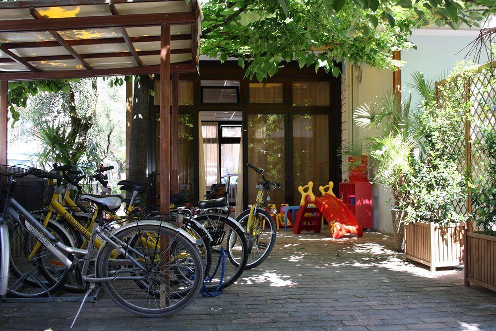 Hotel Villa Dei Gerani Rimini Eksteriør bilde