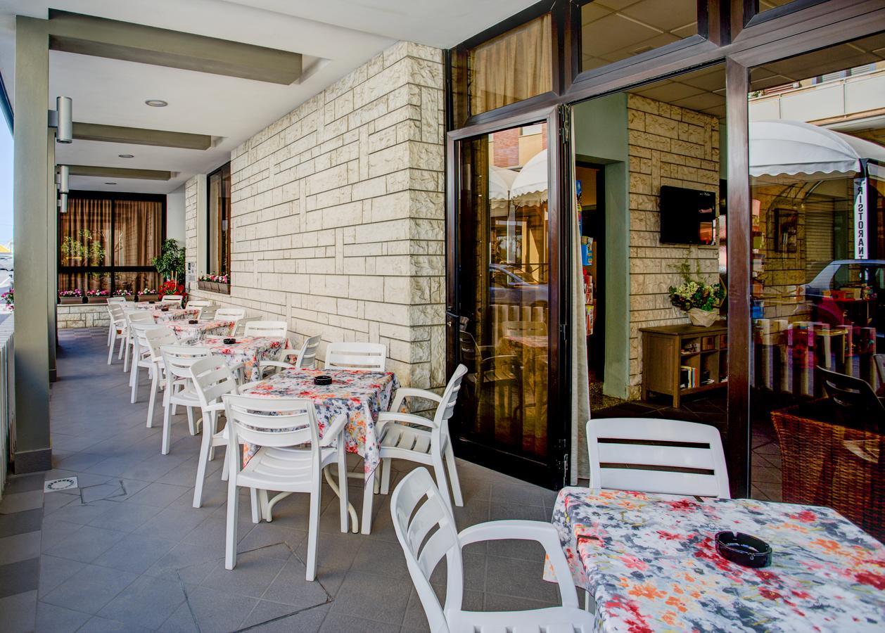 Hotel Villa Dei Gerani Rimini Eksteriør bilde