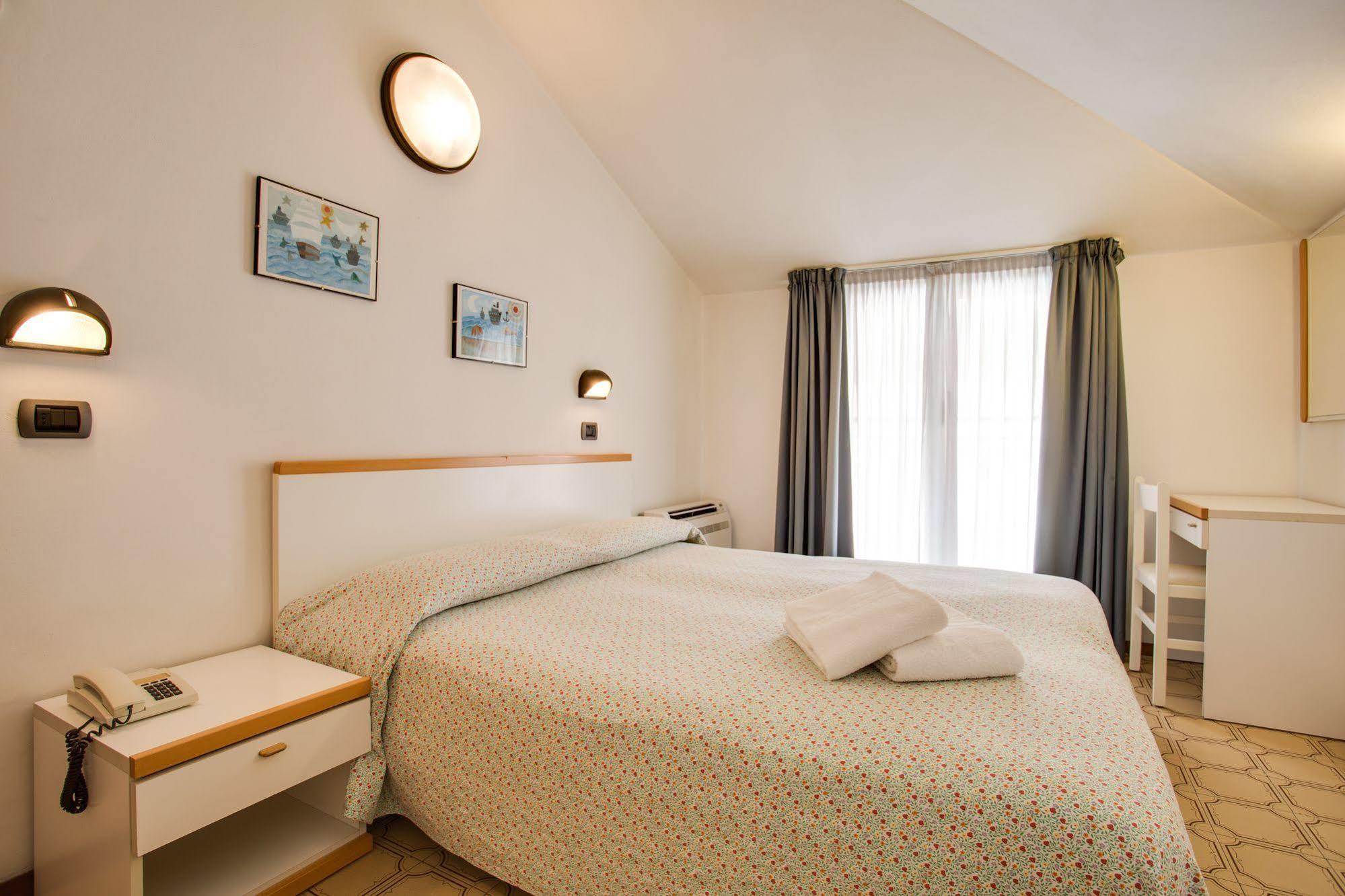 Hotel Villa Dei Gerani Rimini Eksteriør bilde