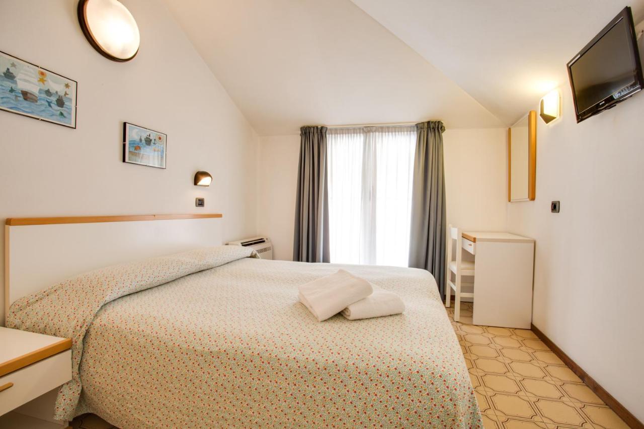 Hotel Villa Dei Gerani Rimini Eksteriør bilde